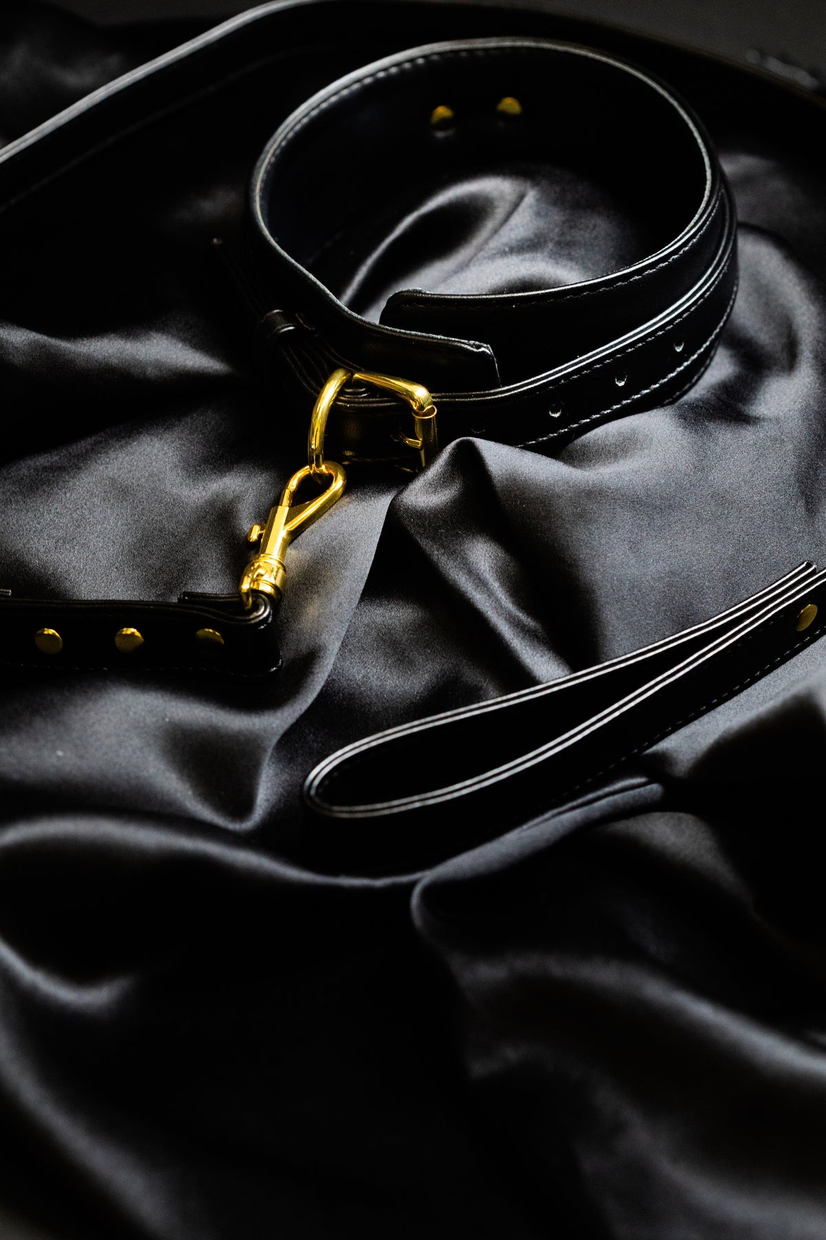 EROS LEATHER COLLAR.